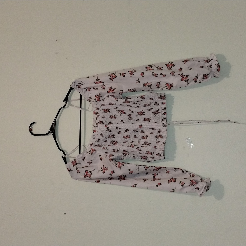 Floral Long Sleeve Crop Top - White and Red